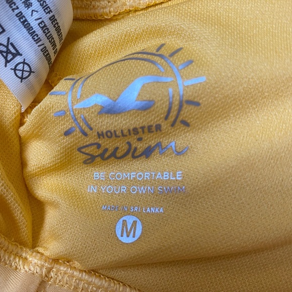Hollister Swim suit - Picture 4 of 4